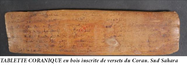 Tablette coranique en bois inscrite de versets du coran sud sahara